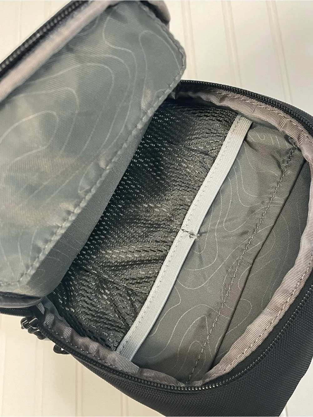 Incase DSLR Camera Bag (Compact) Black